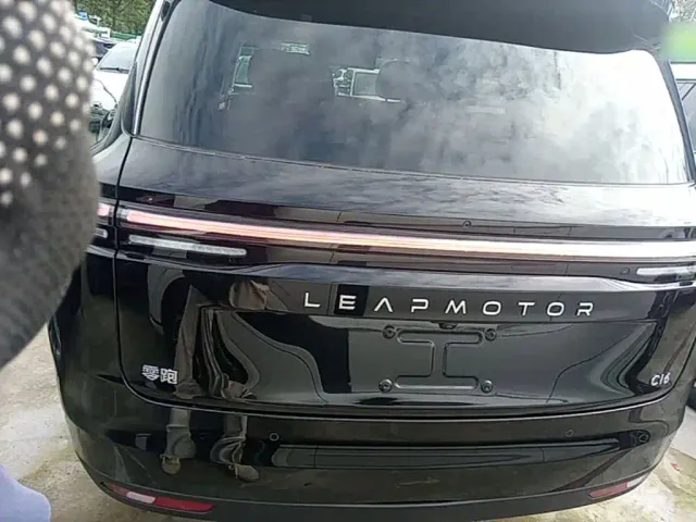 Leapmotor C16 — Фото автомобиля 5