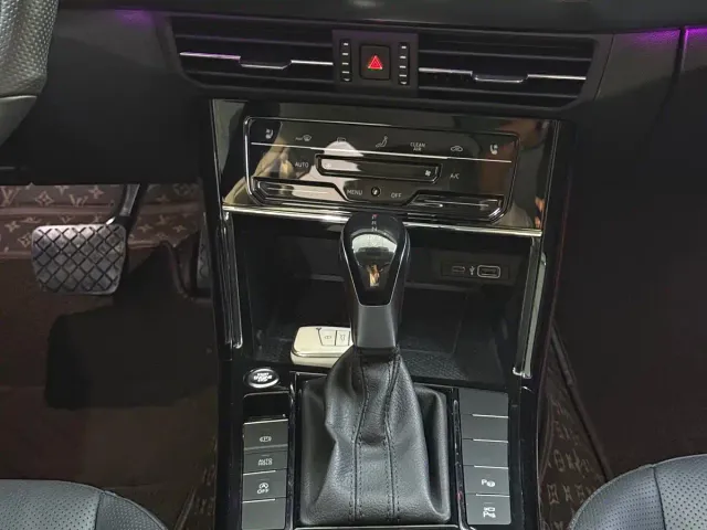 Volkswagen Passat — Фото автомобиля 9