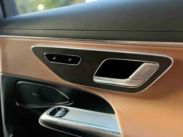 Mercedes-Benz E-Class — Фото автомобиля 14