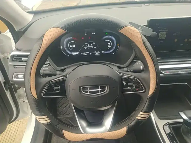 Geely Emgrand — Фото автомобиля 10