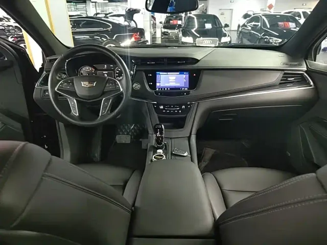 Cadillac XT5 — Фото автомобиля 9