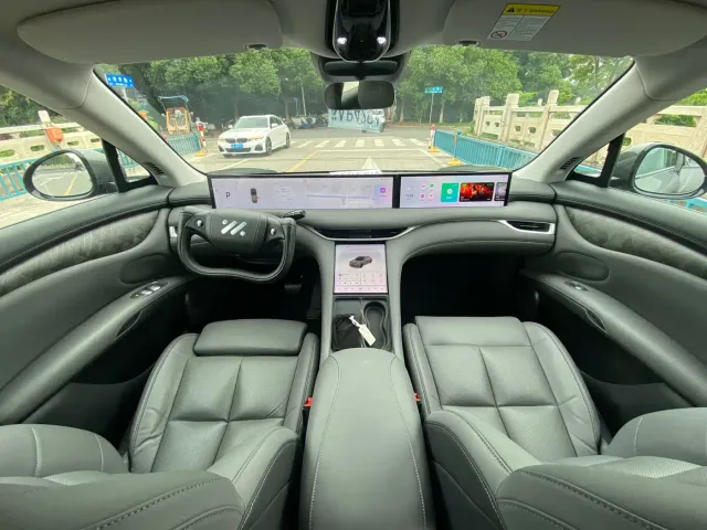 IM Motors LS6 — Фото автомобиля 10