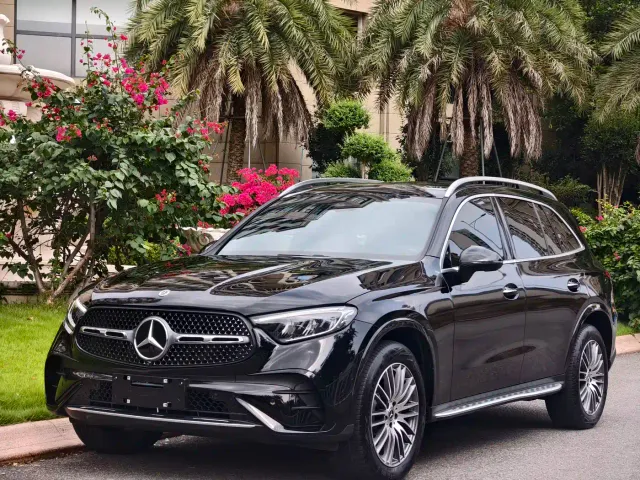 Фотография автомобиля — Mercedes-Benz GLC-Class