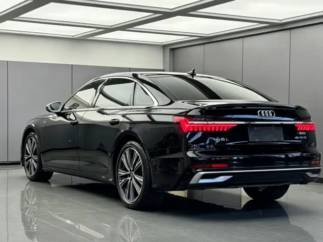 Audi A6L — Фото автомобиля 9