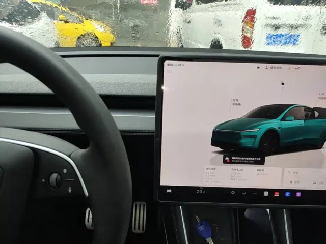 Tesla Model Y — Фото автомобиля 13