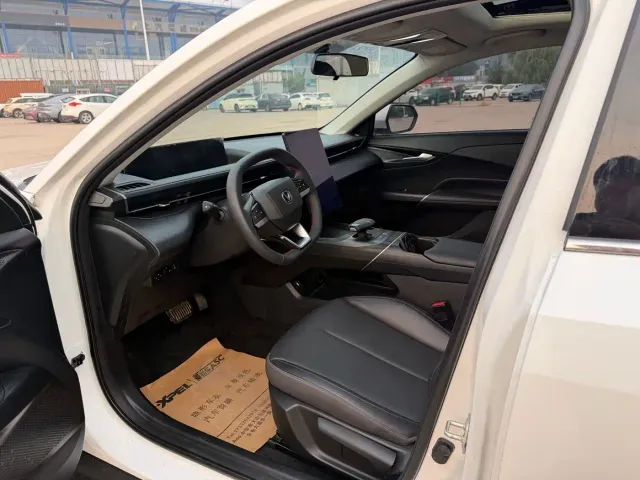 Changan Eado — Фото автомобиля 4