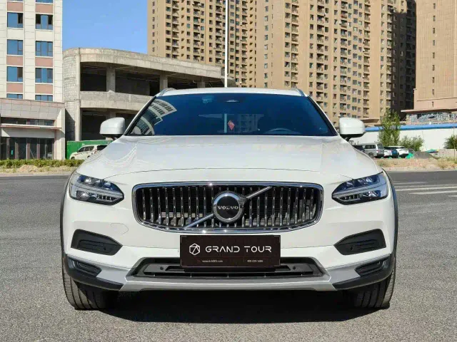 Volvo V90 — Фото автомобиля 2