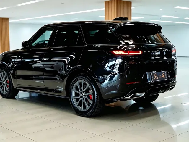 Land Rover Range Rover Sport — Фото автомобиля 5