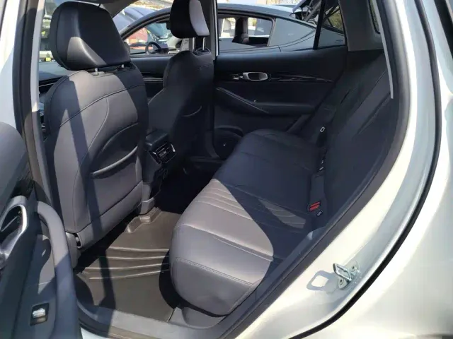 Geely Galaxy E5 — Фото автомобиля 16