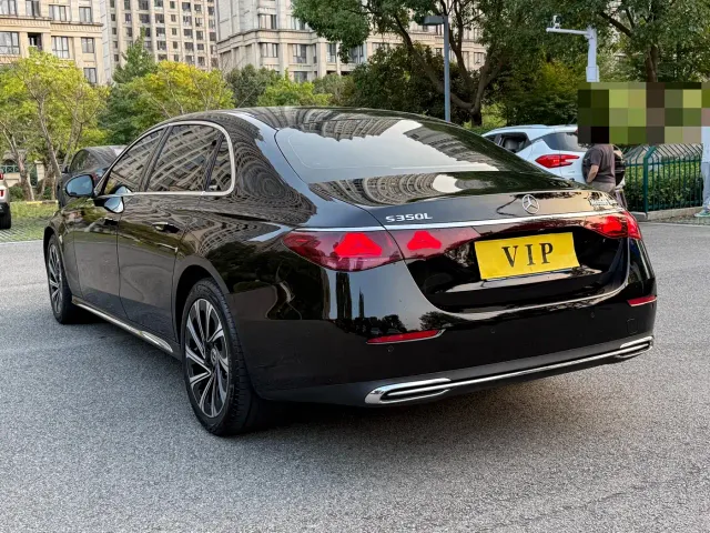 Mercedes-Benz E-Class — Фото автомобиля 16