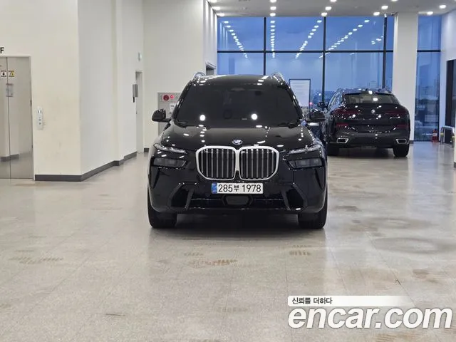 BMW X7 — Фото автомобиля 3