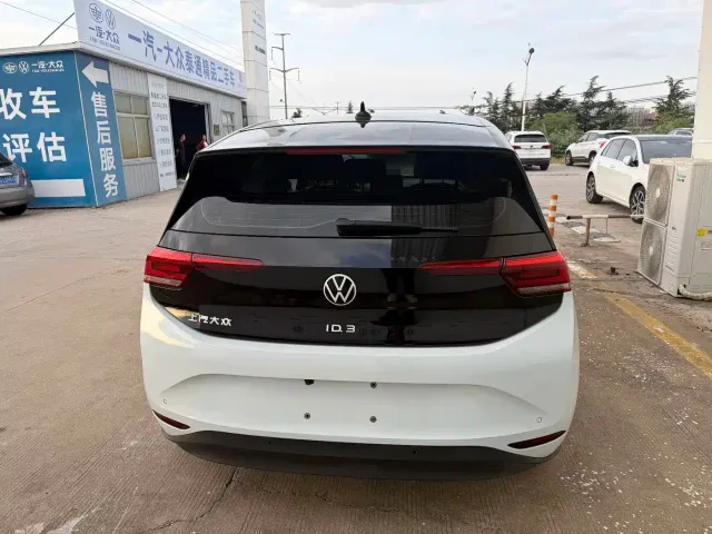 Volkswagen ID.3 — Фото автомобиля 6