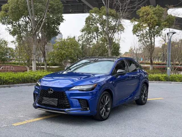 Фотография автомобиля — Lexus RX
