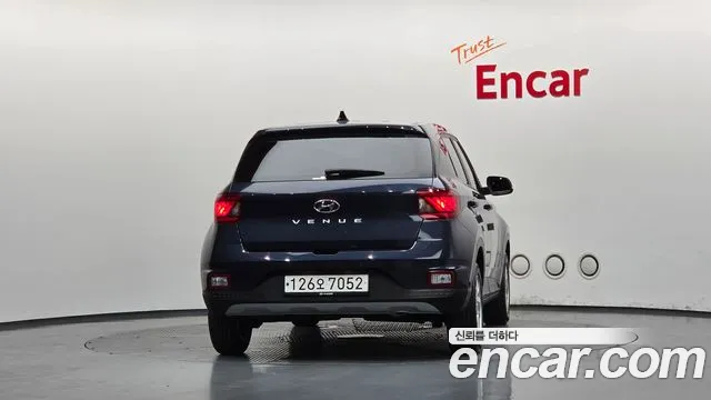 Hyundai Venue — Фото автомобиля 4