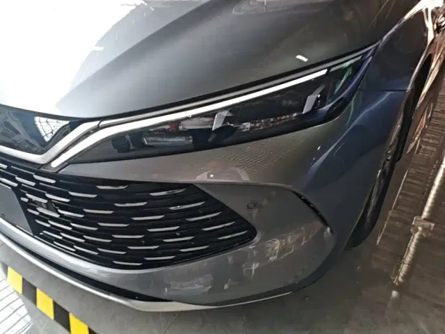 BYD Qin L — Фото автомобиля 23