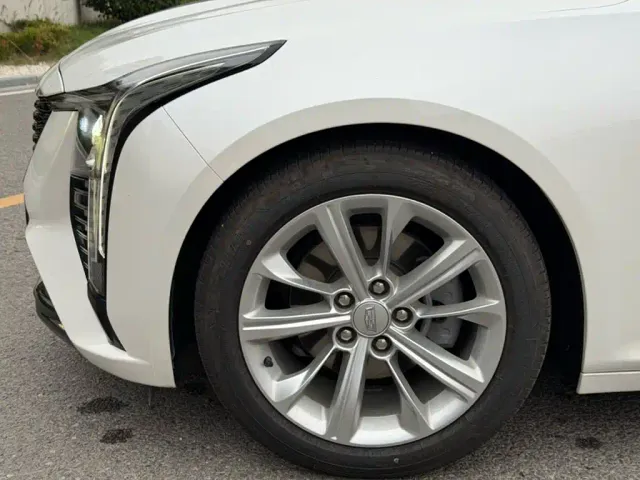 Cadillac CT5 — Фото автомобиля 11