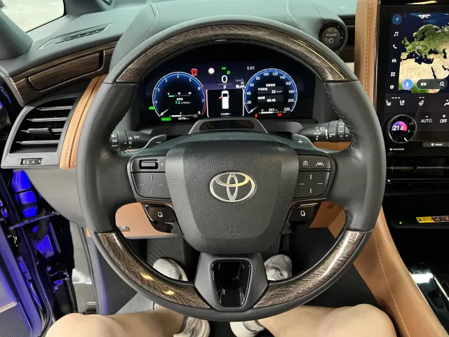 Toyota Alphard — Фото автомобиля 21