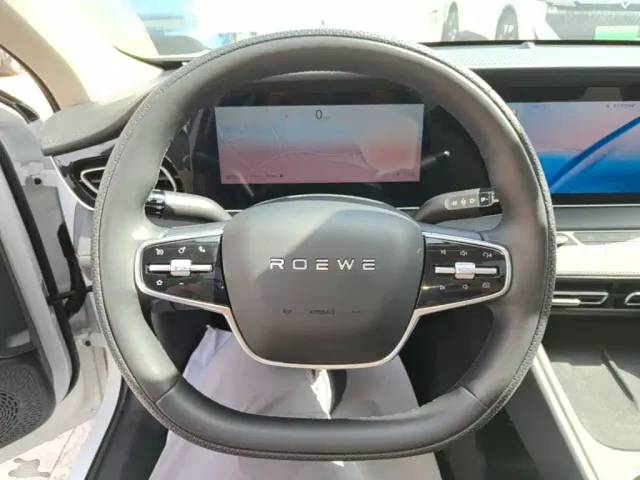 Roewe D7 — Фото автомобиля 10