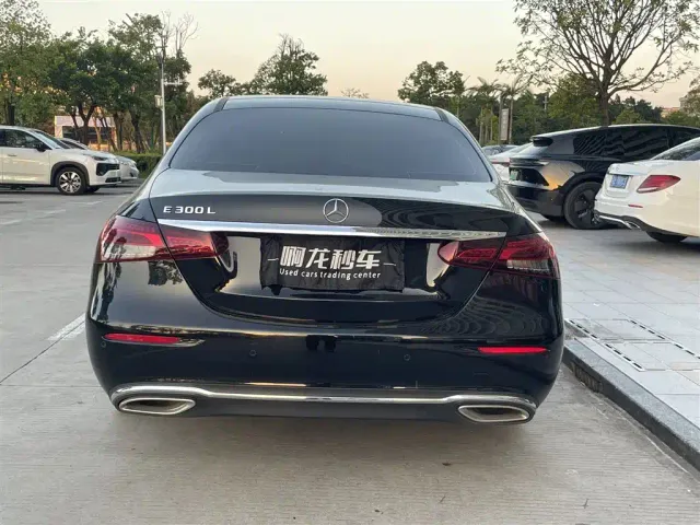 Mercedes-Benz E-Class — Фото автомобиля 8