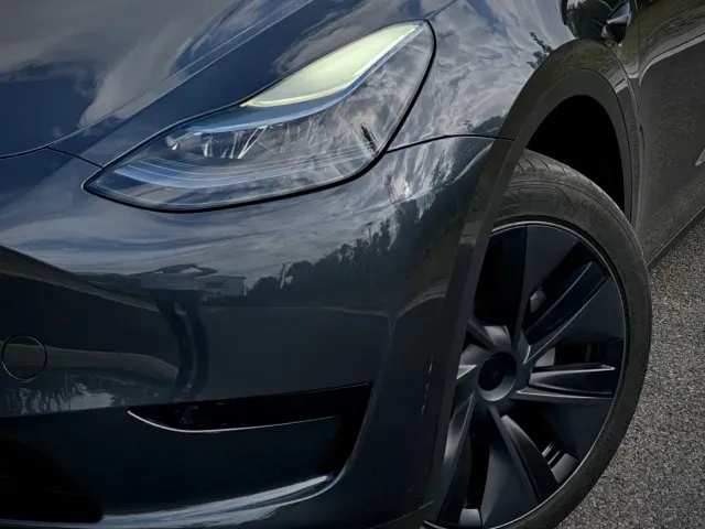 Tesla Model Y — Фото автомобиля 19