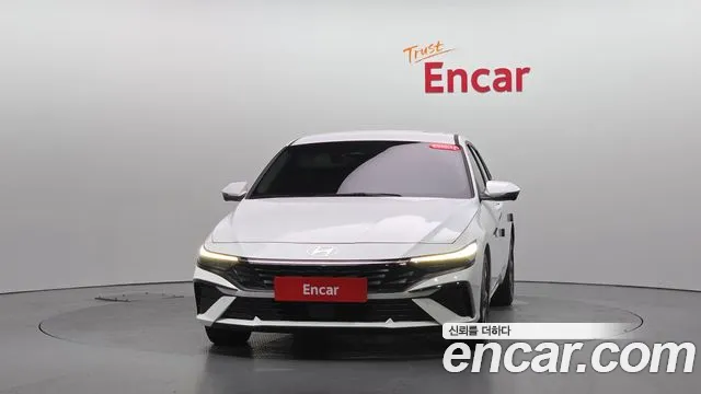 Hyundai Avante CN7 — Фото автомобиля 3
