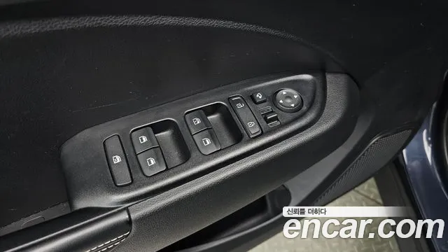Hyundai Venue — Фото автомобиля 29