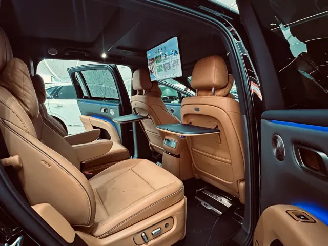 Li Auto i8 — Фото автомобиля 15