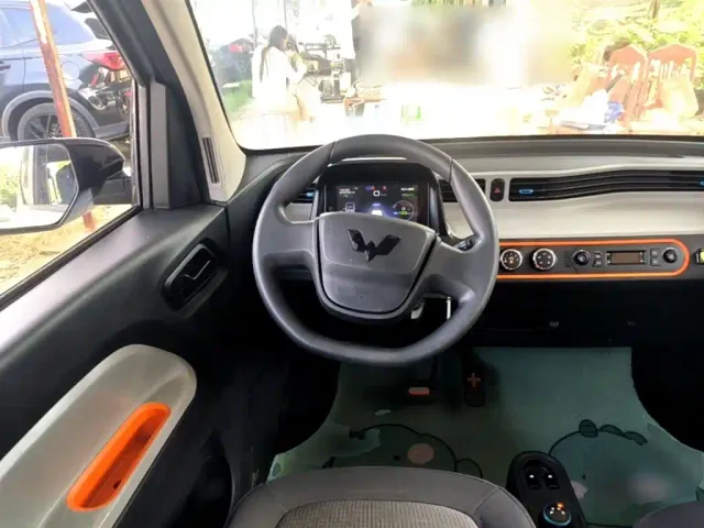 Wuling Hongguang Mini EV — Фото автомобиля 10