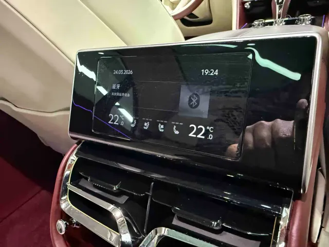 Bentley Flying Spur — Фото автомобиля 25