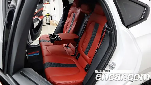 BMW X6 M G06 — Фото автомобиля 11