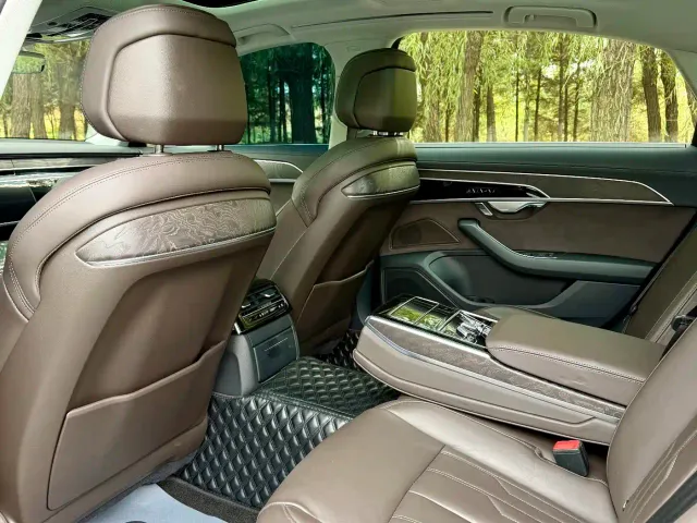 Audi A8 — Фото автомобиля 12