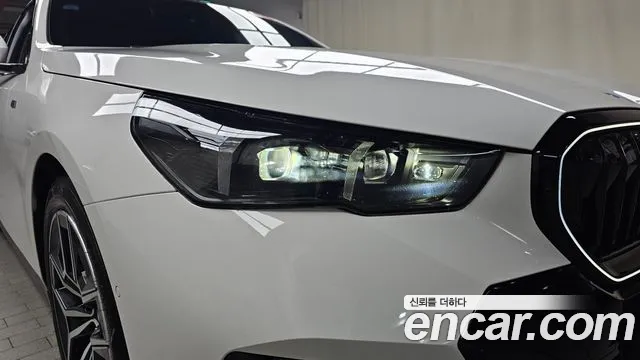 BMW 5 Series G60 — Фото автомобиля 7