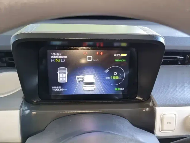 Wuling Hongguang Mini EV — Фото автомобиля 11