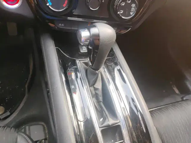 Honda Vezel 2020 1.5L CVT Luxury — Фото автомобиля 16
