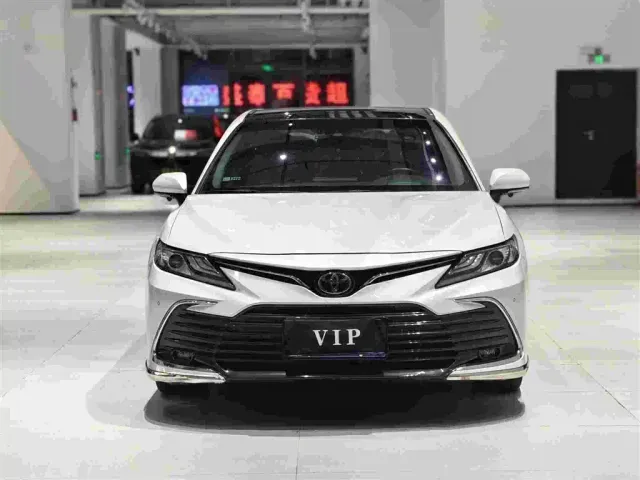 Toyota Camry — Фото автомобиля 2