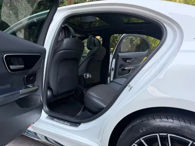 Mercedes-Benz C-Class — Фото автомобиля 7