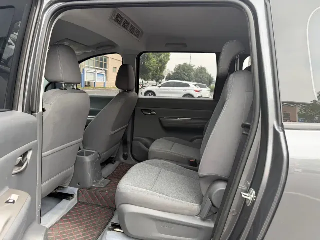 Wuling Hongguang — Фото автомобиля 6