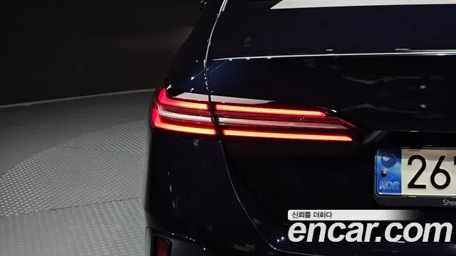 BMW 5-Series — Фото автомобиля 19