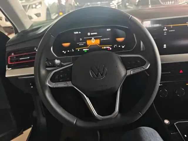 Volkswagen Lavida — Фото автомобиля 15