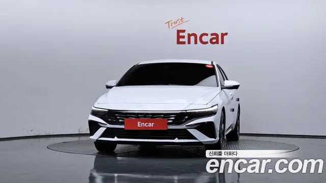 Hyundai Avante CN7 — Фото автомобиля 3