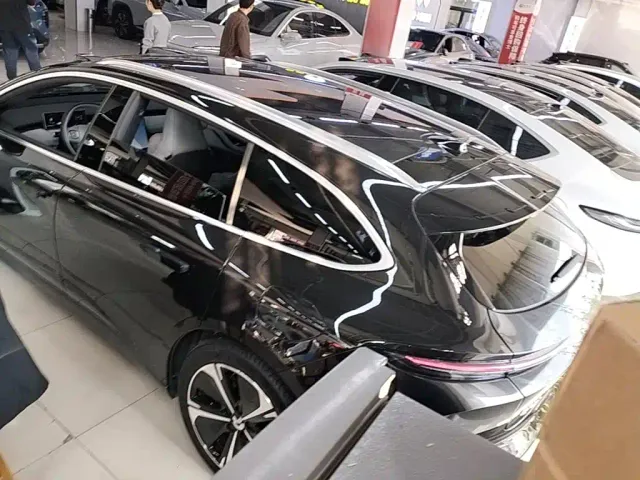 Nio ET5 Touring — Фото автомобиля 4