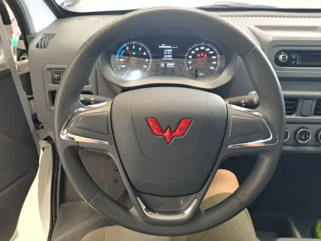 Wuling Yangguang — Фото автомобиля 6
