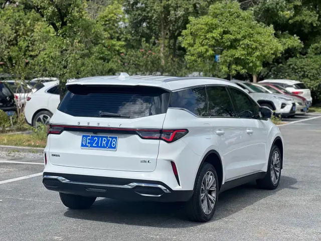 Geely Jiaji — Фото автомобиля 6