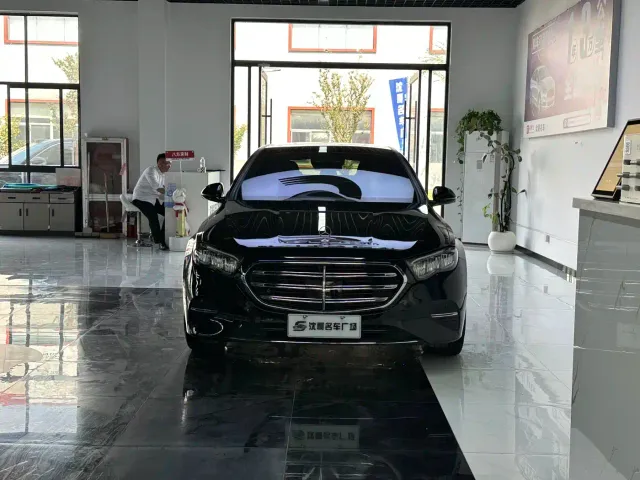 Mercedes-Benz E-Class — Фото автомобиля 2