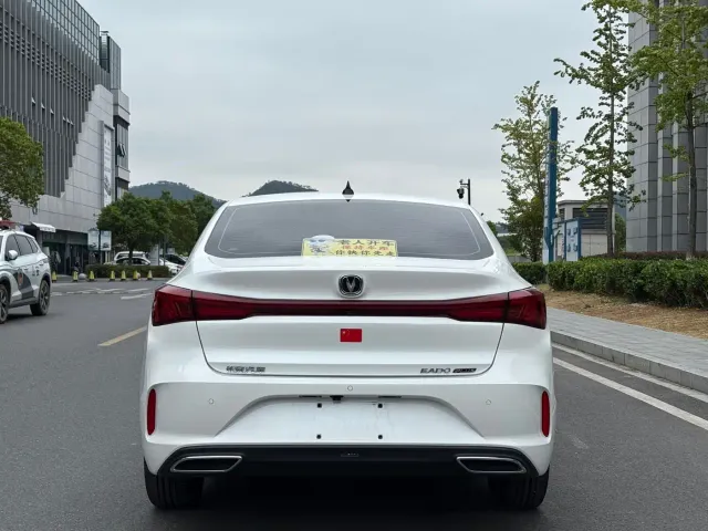 Changan Eado — Фото автомобиля 13
