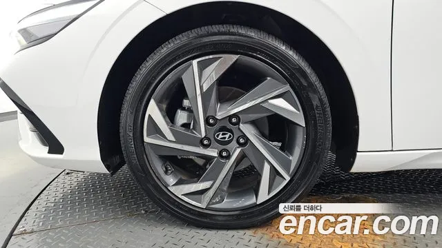 Hyundai AVANTE Новый Avante (CN7) — Фото автомобиля 5