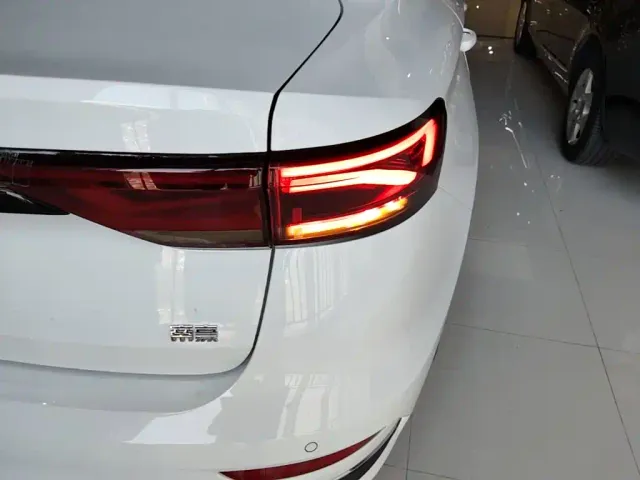 Geely Emgrand — Фото автомобиля 7