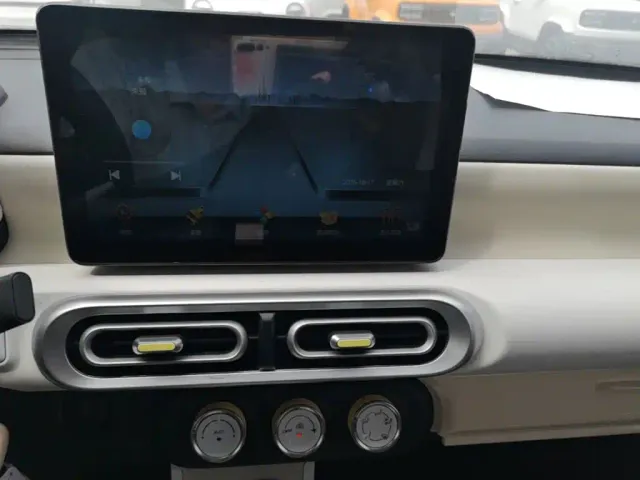 Wuling Hongguang Mini EV — Фото автомобиля 12