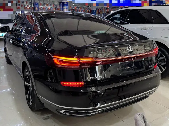 Volkswagen Passat — Фото автомобиля 8