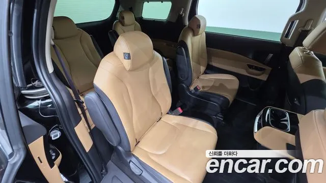 Kia Canival — Фото автомобиля 27